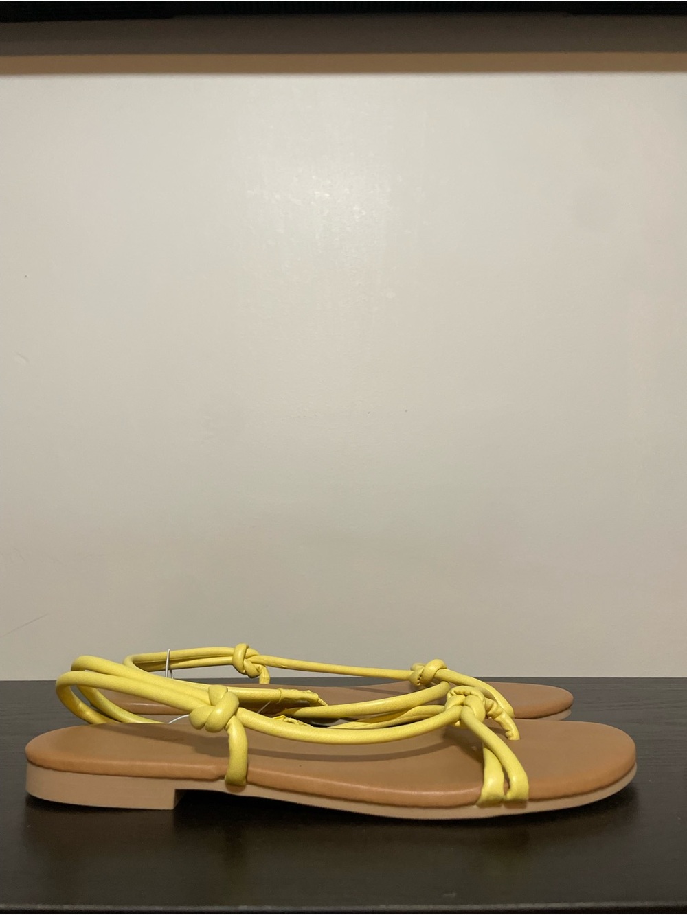 NWT Universal Thread Yellow Knot-Strap Flat Sandals | Womens Sz 10 |